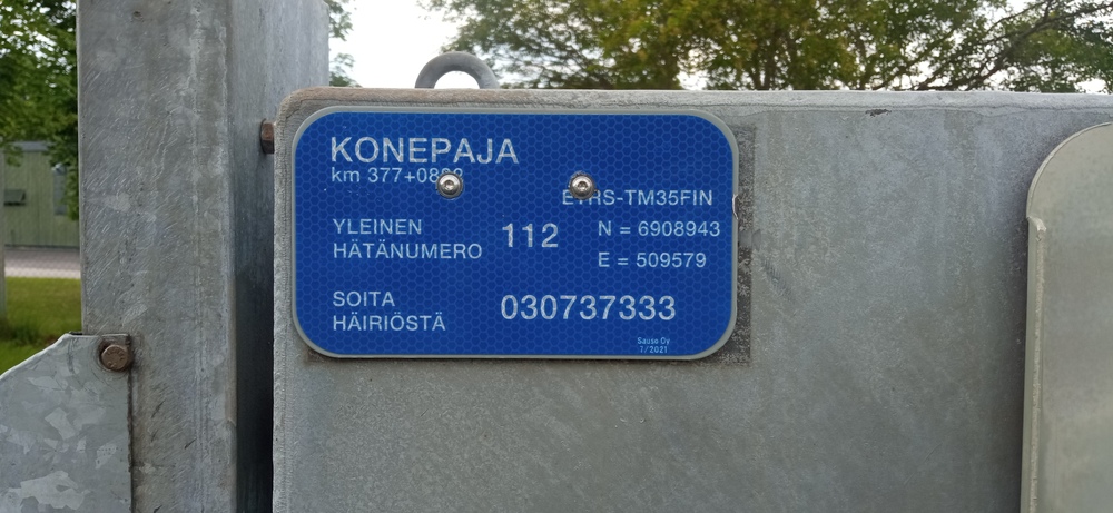 Konepajan puolipuomilaitos
Konepajan puolipuomilaitoksen laatta
Avainsanat: infra_tasoristeys