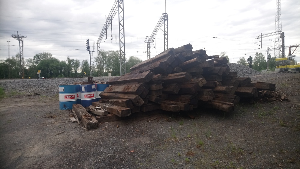 Vanhoja ratapölkkyjä Seinäjoella 20.6.2019
Puupölkkypinolle seuraa pitivät Teboilin tynnerit.
