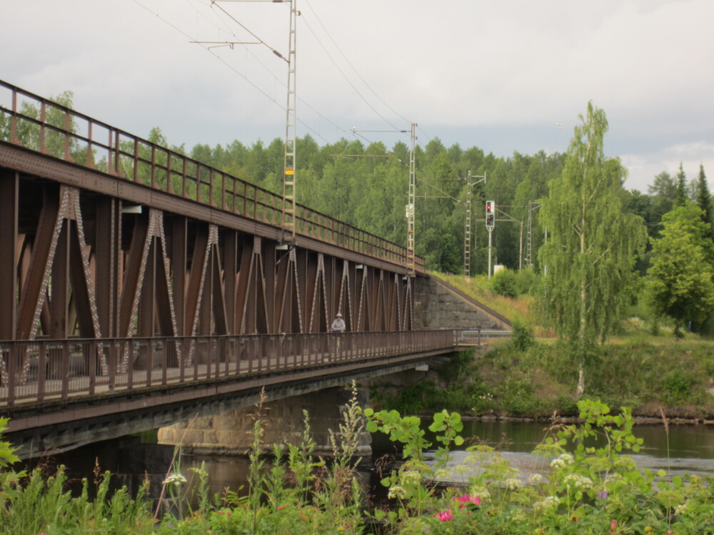 Mansikkakosken silta 15.7.2015
Avainsanat: infra_rautatiesilta