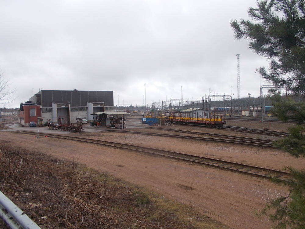 Kouvolan tavaravaunukorjaamo 25.4.2018
Avainsanat: op_VR;jyv_Occ