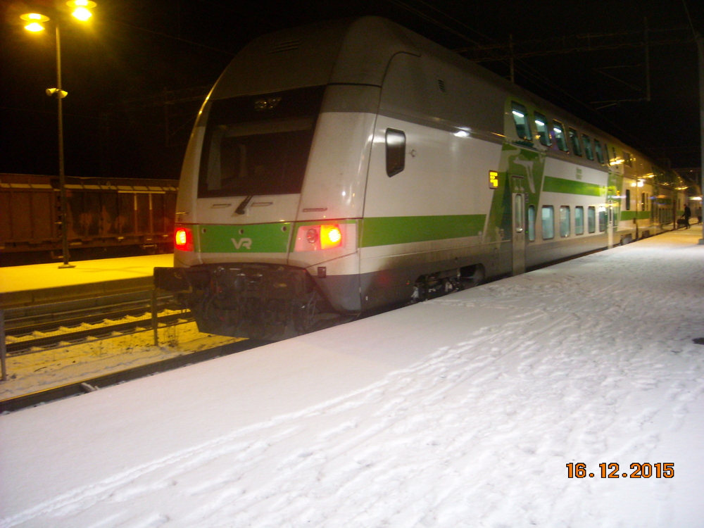 Edo Mikkelissä
Edo-ohjausvaunut ovat alkaneet pikkuhiljaa hiipiä osaksi Savon radan kokoonpanoja.
Avainsanat: op_VR;jt_Matkustajajuna;jt_InterCity;jyv_Edo;jyv_Fakks