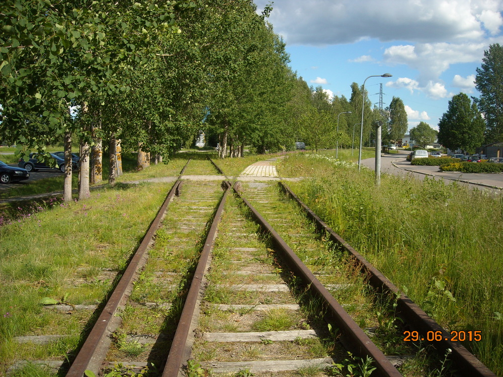 Pursialan raidetta 29.8.2015
Suoraan mennään... mentiin voimalaitokselle ja satamaan, oikealle Misawan sahalle ja muille alueen yrityksille ja olipa tuolta joskus sepeliäkin noudettu.
Avainsanat: rautatiearkeologia